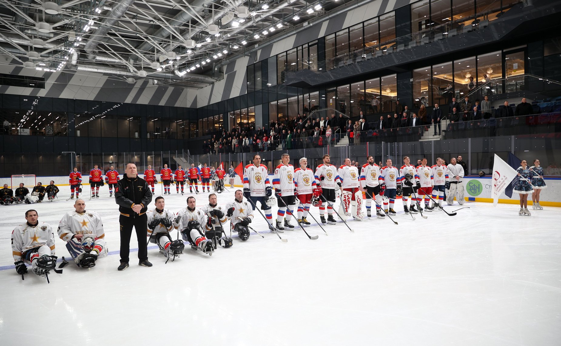Валентина Матвиенко посетила тренировку команды по следж-хоккею из Санкт-Петербурга, в составе которой ветераны СВО