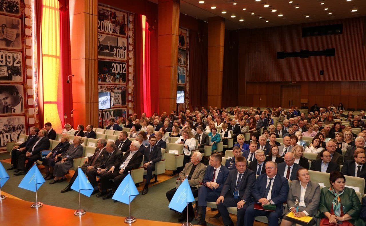 Андрей Епишин принял участие в торжественном собрании, посвященном 90-летию со дня образования Российского профсоюза трудящихся авиационной промышленности