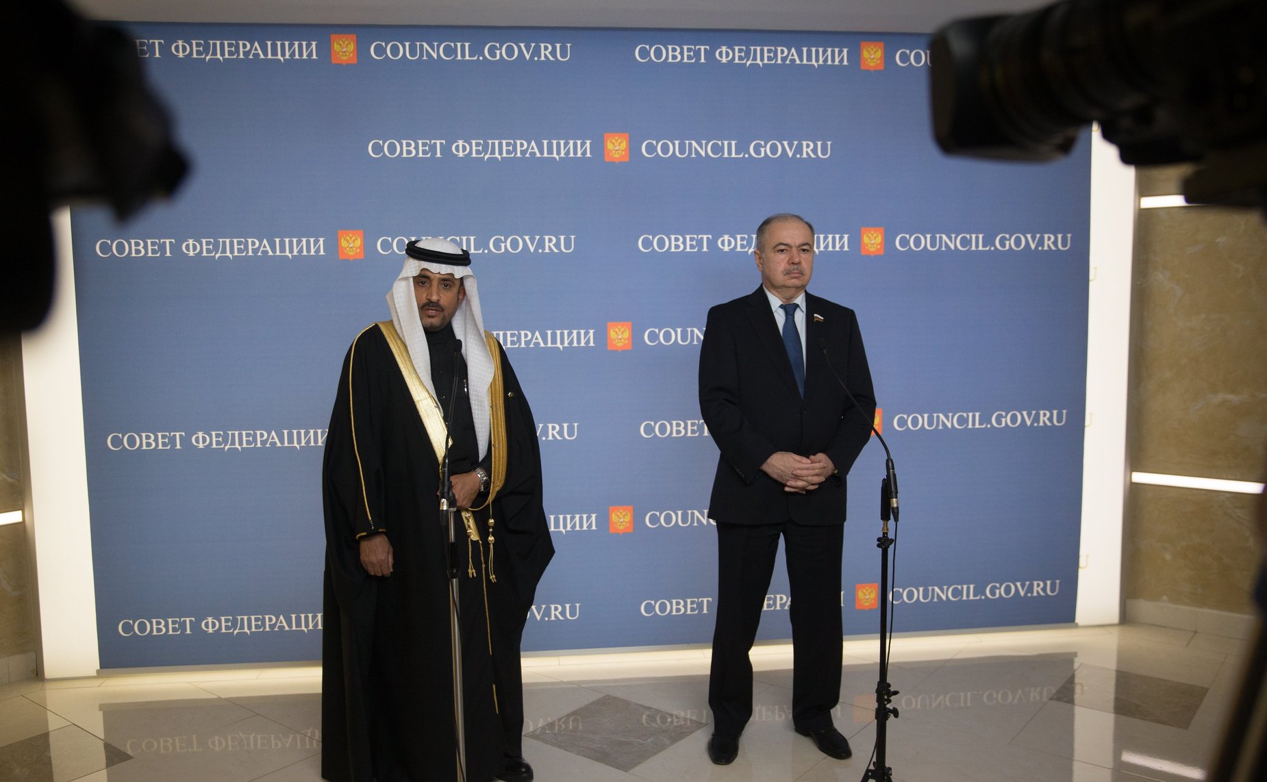 И. Умаханов и заместитель Председателя Консультативного совета Королевства Саудовская Аравия Яхъя Абдулла Ас-Самаан