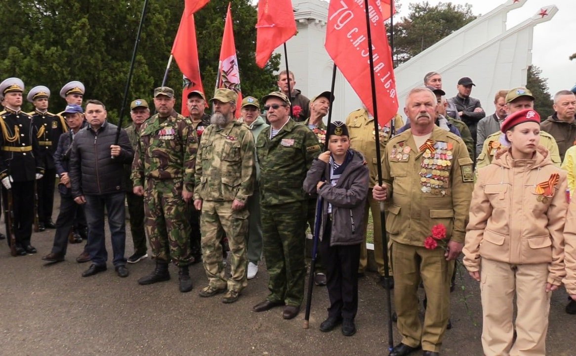 Торжественная церемония захоронения останков наших бойцов на Мемориальном кладбище в Севастополе