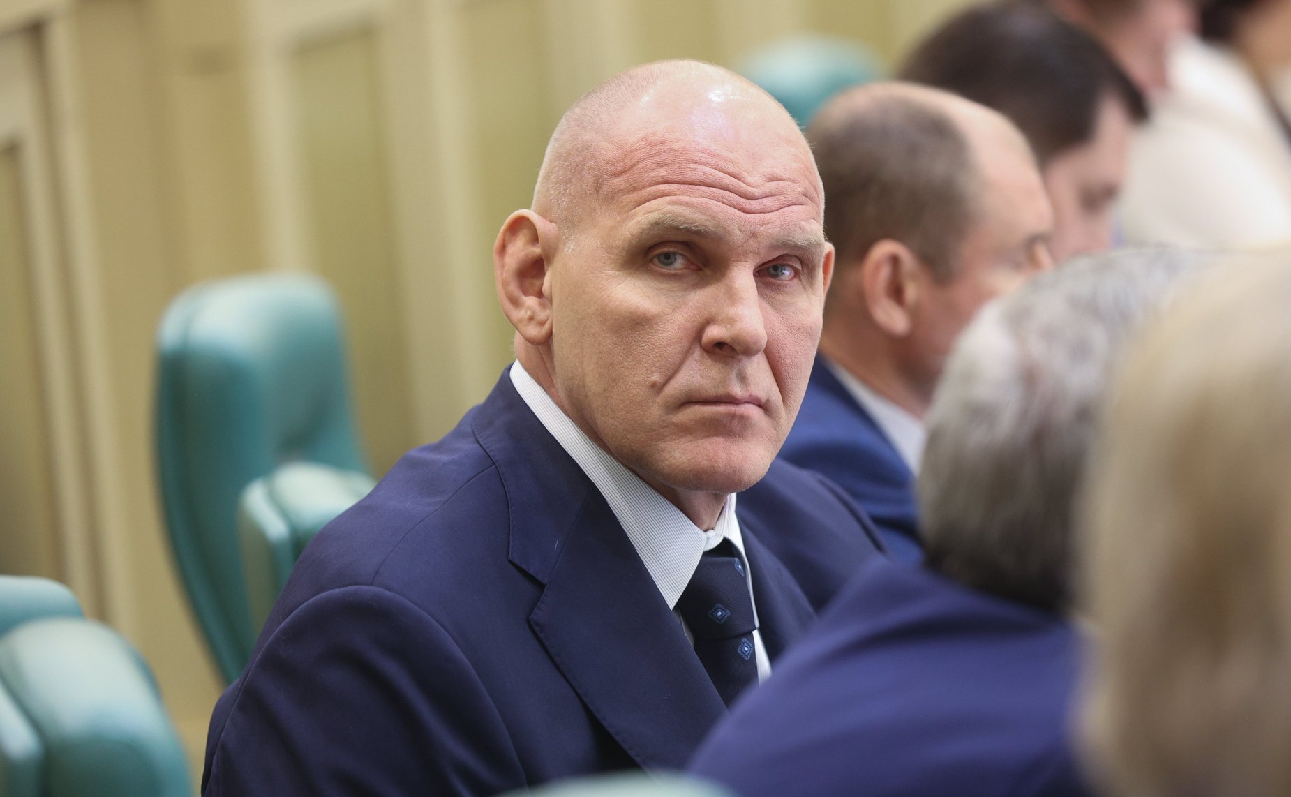 Александр Карелин