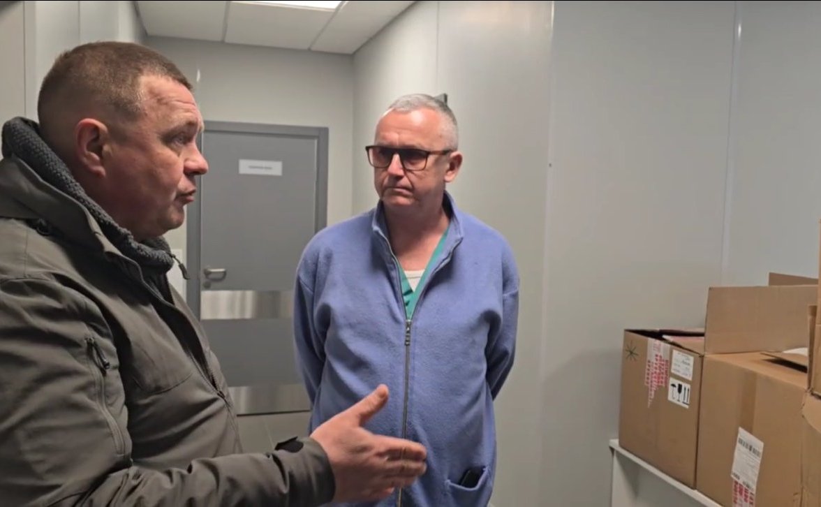 Игорь Кастюкевич посетил Скадовскую центральную районную больницу и передал расходные материалы для лечения пациентов с травмами