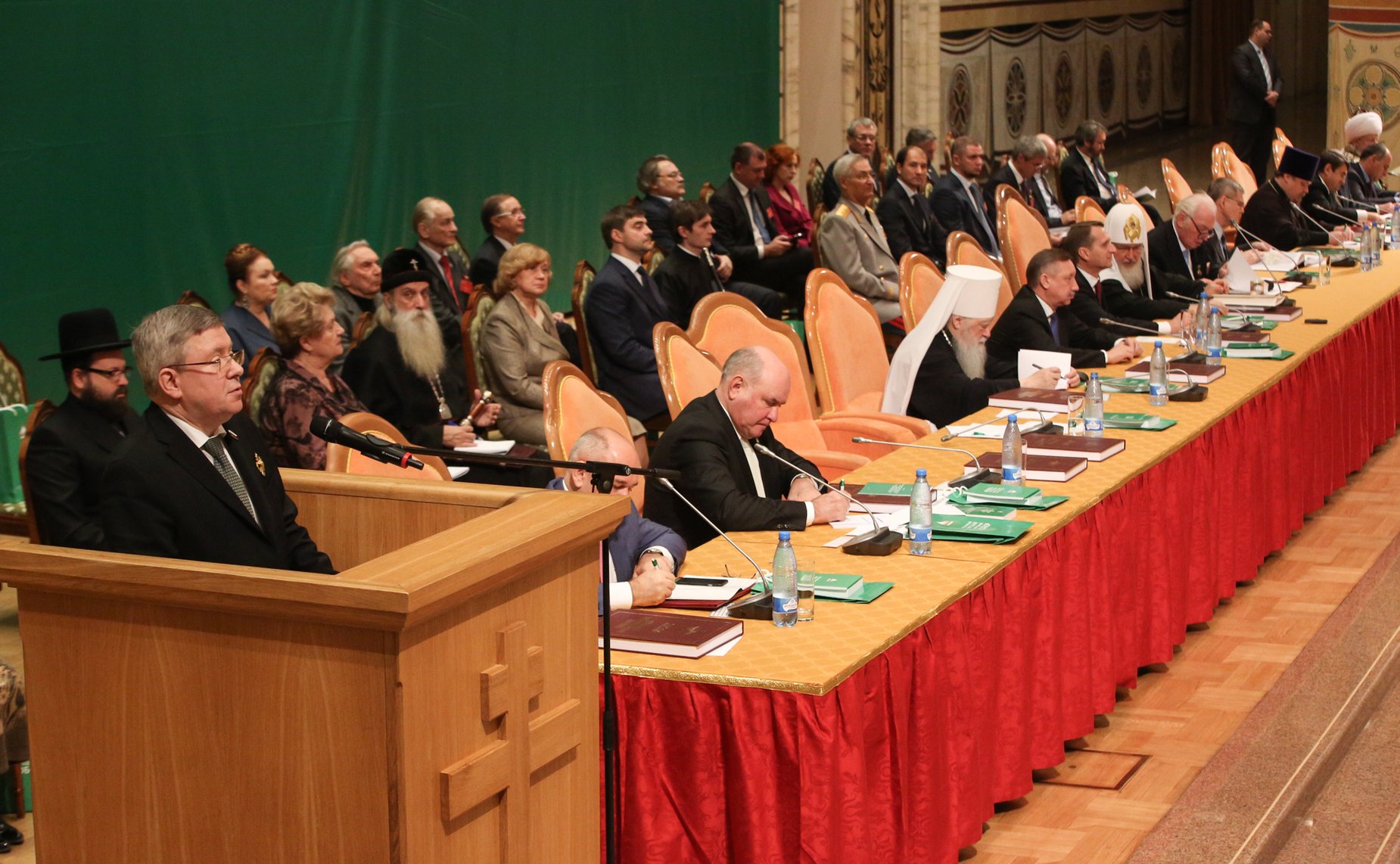 Первый заместитель Председателя Совета Федерации Александр Торшин принял участие в VIIIВсемирном Русском Народном Соборе