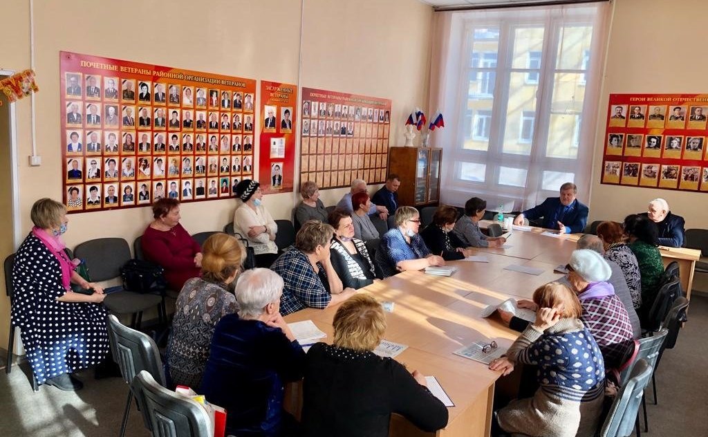 Сергей Безденежных в городе Советская Гавань встретился с активом местной ветеранской организации