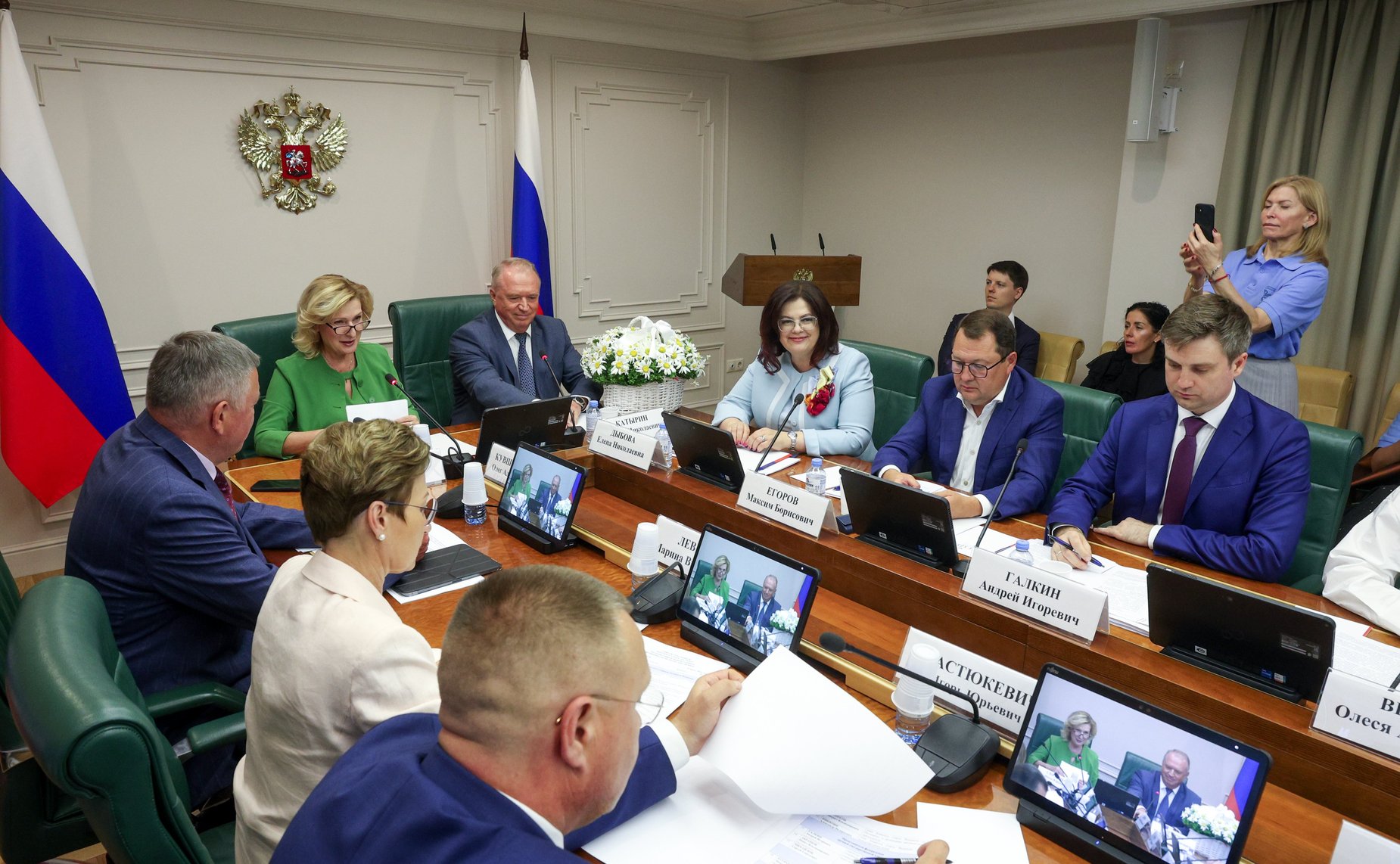 Круглый стол на тему «Актуальные вопросы развития семейного предпринимательства России. Опыт регионов»