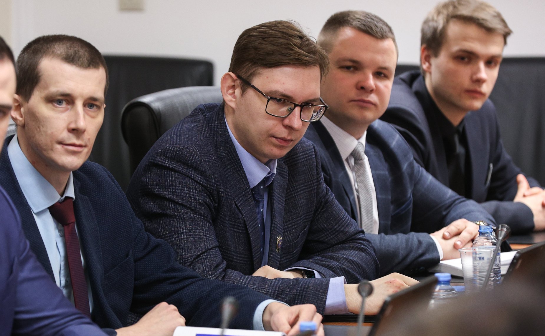 Владимир Джабаров провел встречу с сотрудниками Росфинмониторинга