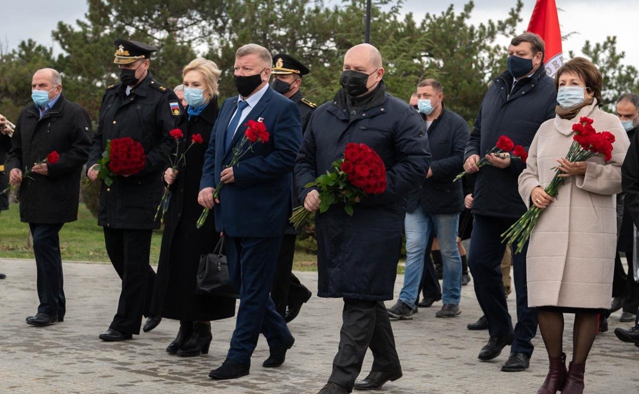 Екатерина Алтабаева и Сергей Колбин приняли участие в мероприятиях, посвященных Дню Героев Отечества