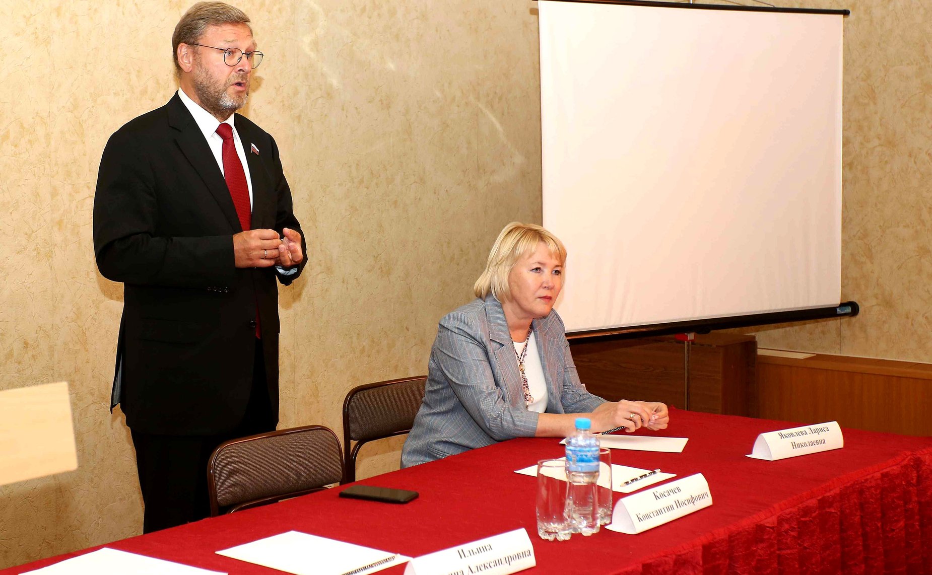 Константин Косачев провел встречу с руководителями администраций муниципальных образований региона, предприятий и организаций