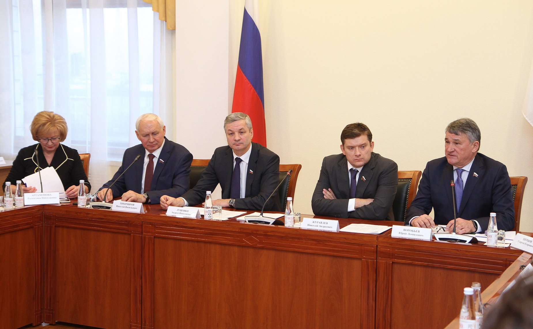 Заседание Дискуссионного клуба Молодежного парламента Вологодской области на тему «Бюджет региона: стабильный фундамент динамичного развития»