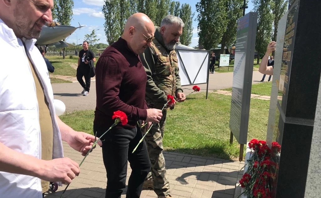 Александр Вайнберг выступил в Нижнем Новгороде с патриотическими авторскими песнями в День России