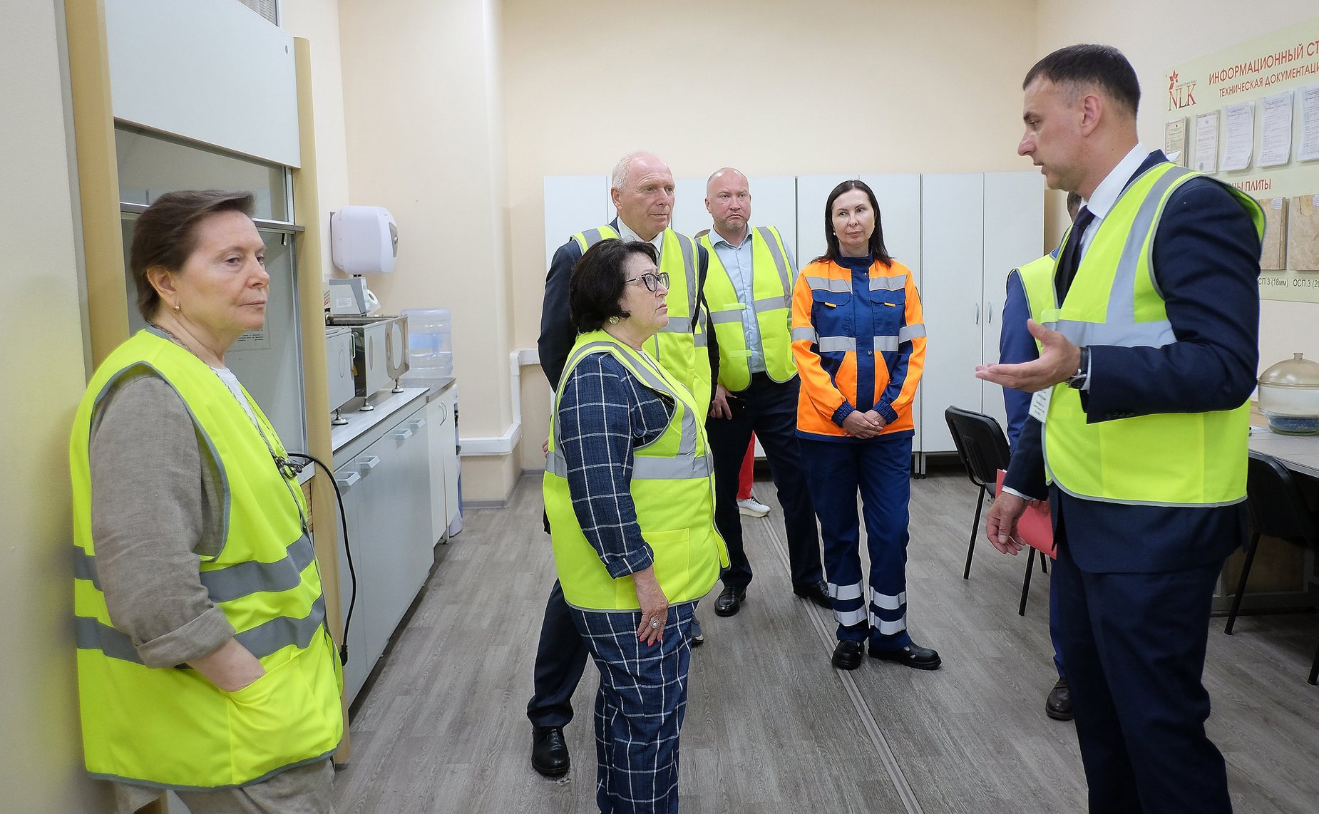 Сенаторы посетили деревоперерабатывающие предприятия в Кировской области