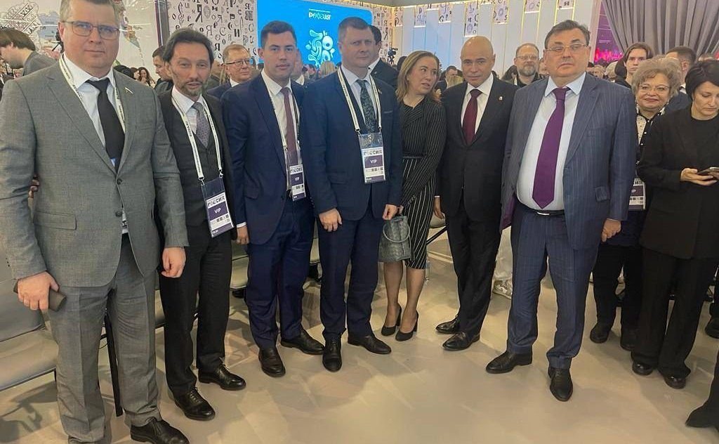 Оксана Хлякина приняла участие в торжественной церемонии открытия Дня Липецкой области в рамках Международной выставки — форума «Россия» на ВДНХ