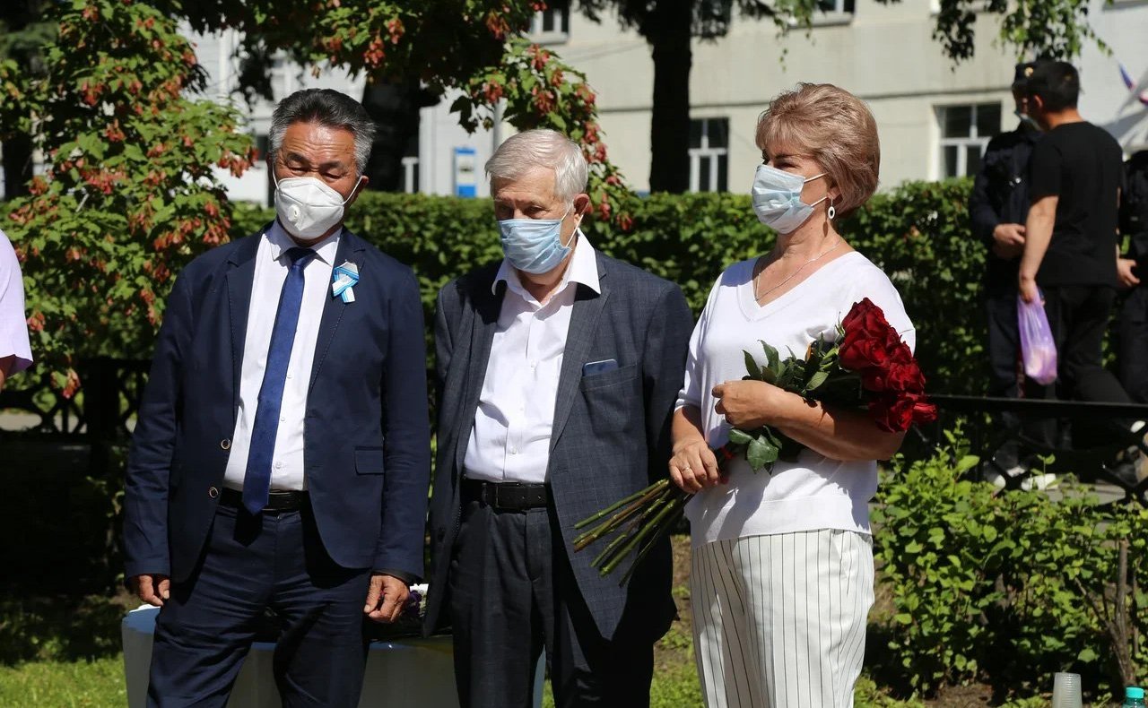 Татьяна Гигель приняла участие в открытии памятника первому главе Республики — председателю Горно-Алтайского облисполкома, председателю Государственного Собрания – Эл Курултай Валерию Чаптынову