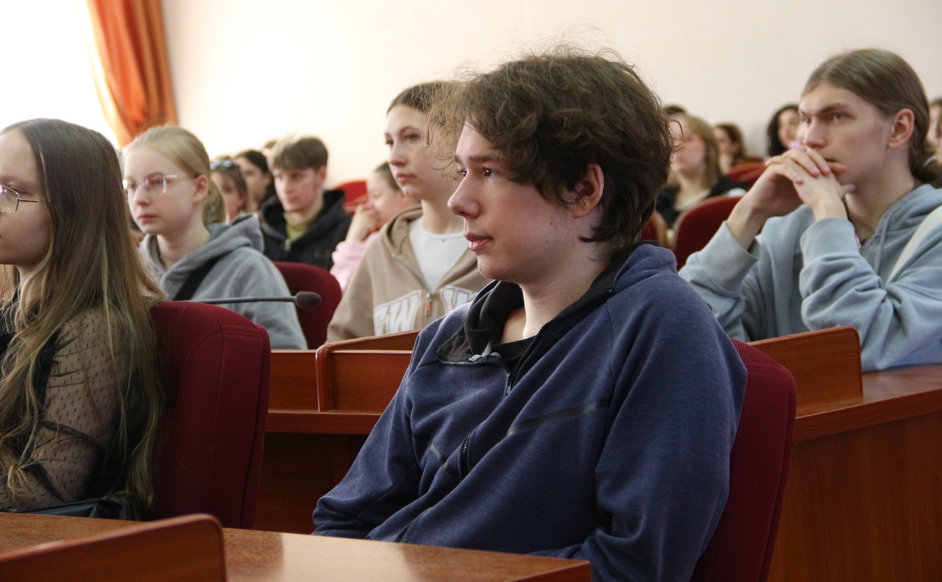 Роман Маслов вместе с Молодежным парламентом города Череповца и АНО «Наука любви к Отечеству» дал старт новому образовательному проекту «История без вымысла», направленному на сохранение истории нашей страны