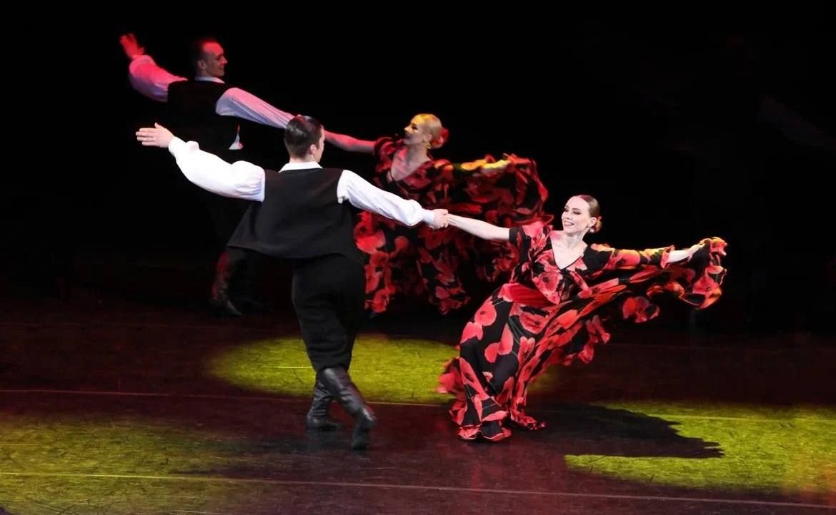 Екатерина Алтабаева приветствовала гостей на концерте Севастопольского академического театра танца имени Вадима Елизарова