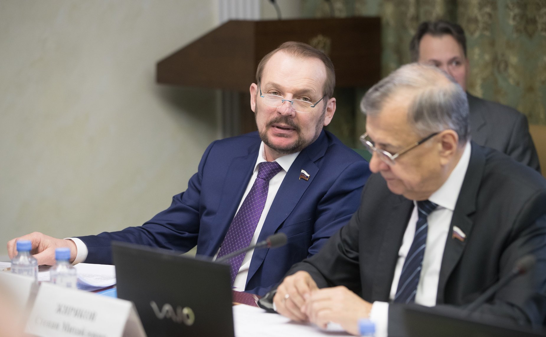 С. Белоусов