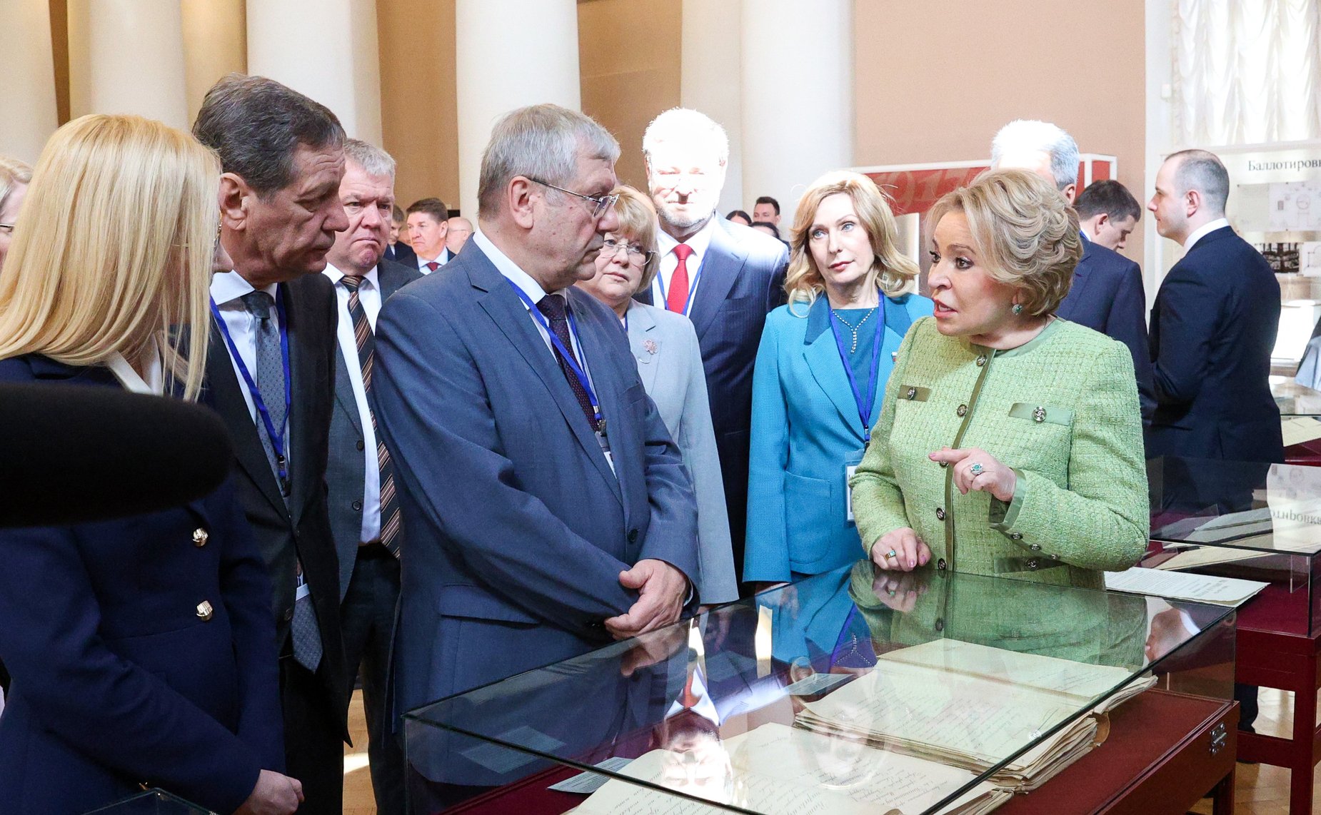 Выставка исторических материалов начала XX века, посвященных процессу становления российского двухпалатного парламента