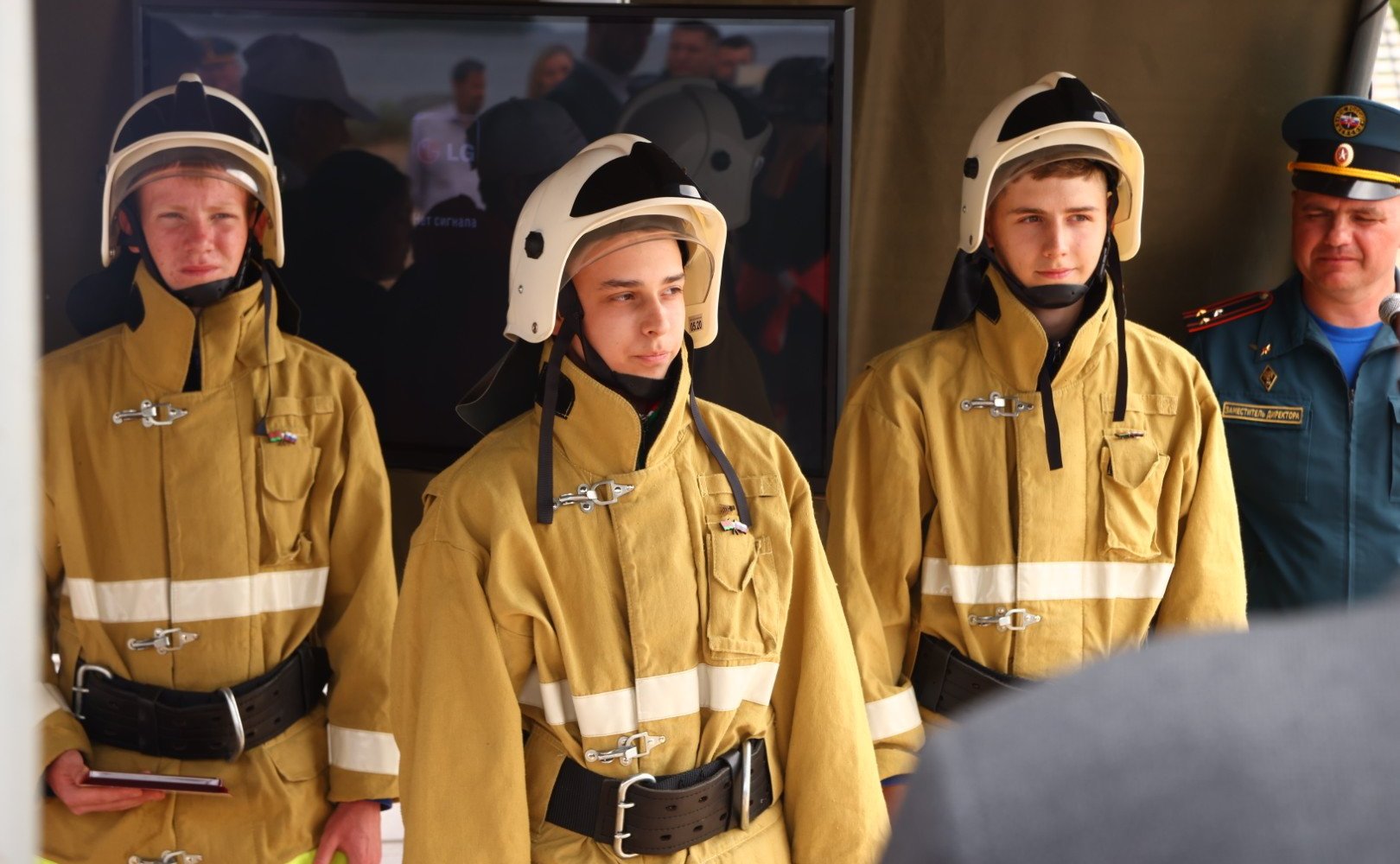 Юрий Воробьев и заместитель Председателя Совета Республики Национального собрания Республики Беларусь Валерий Бельский приняли участие в мероприятиях каникулярной профориентационной школы «За безопасность!»