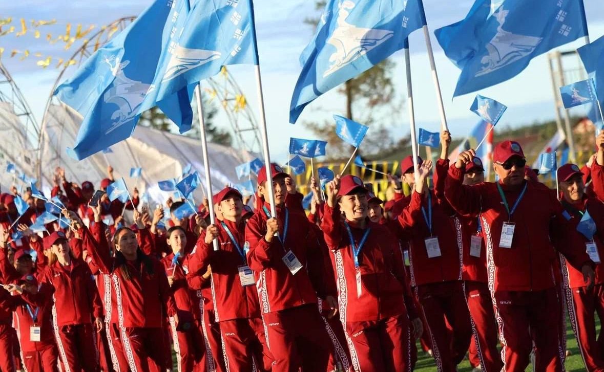 Сахамин Афанасьев принял участие в торжественной церемонии открытия игр в Таттинском районе