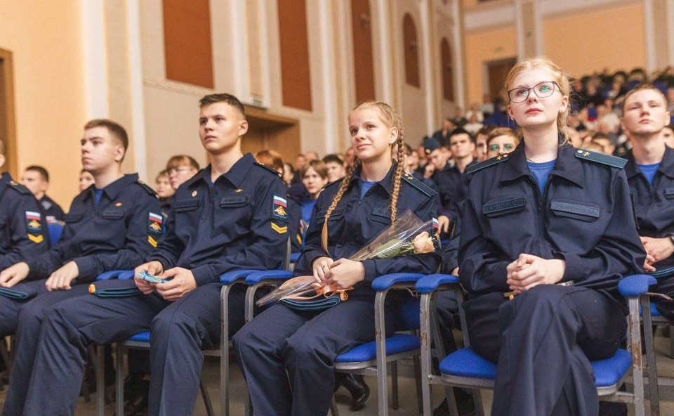 Светлана Кириллова посетила торжественную церемонию принятия присяги курсантами Клуба юных лётчиков, космонавтов и десантников