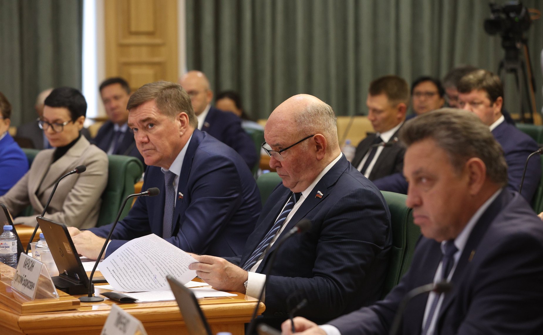 Встреча сенаторов Российской Федерации с Министром строительства и жилищно-коммунального хозяйства РФ Иреком Файзуллиным в формате открытого диалога