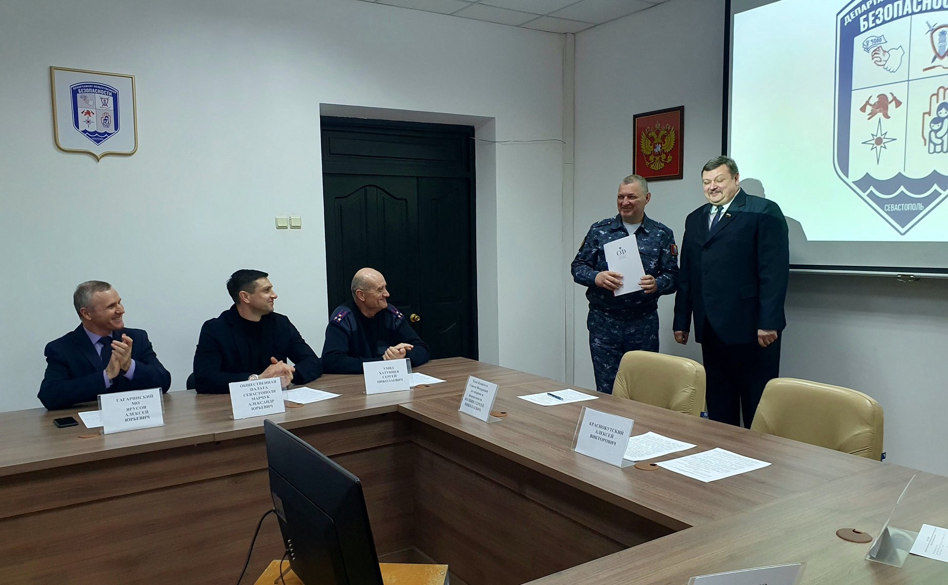 Сергей Колбин провел встречу с народными дружинниками Севастополя