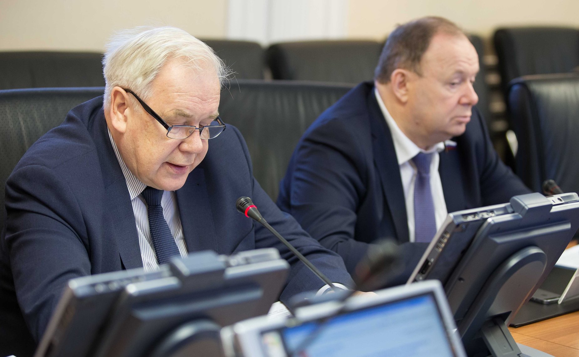 С. Попов и В. Лаптев