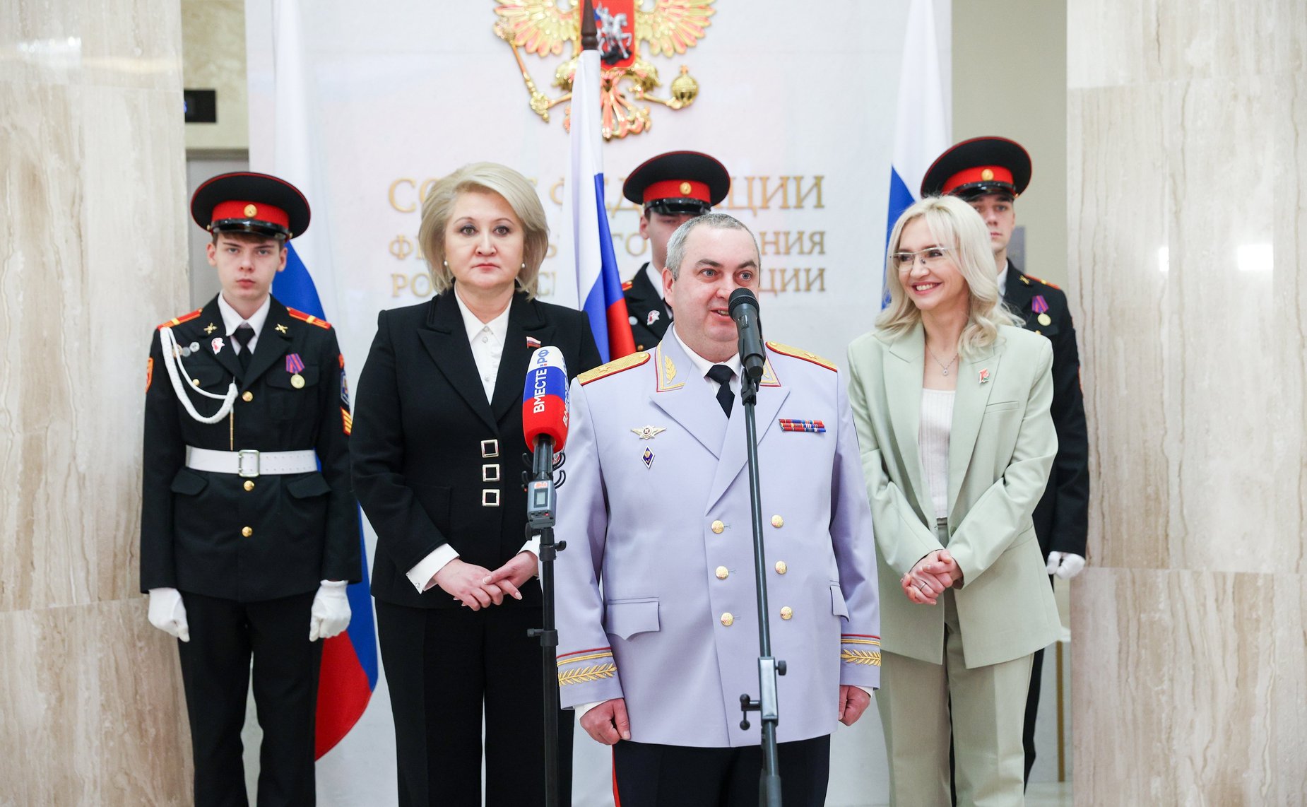 Председатель Комитета СФ по науке, образованию и культуре Лилия Гумерова приняла участие в торжественной церемонии вручения паспортов юным гражданам страны