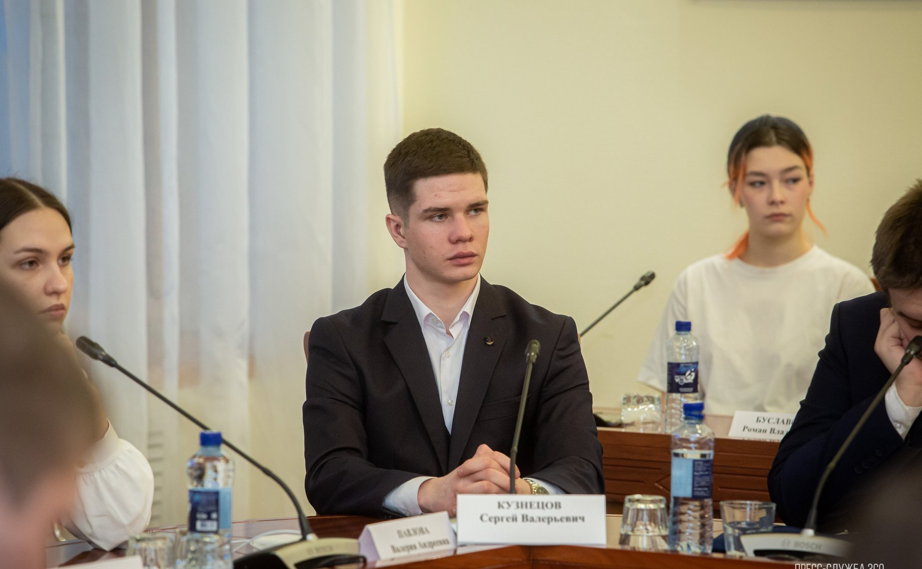 Юрий Воробьев принял участие в очередном заседании Дискуссионного клуба Молодежного парламента при Законодательном Собрании субъекта РФ