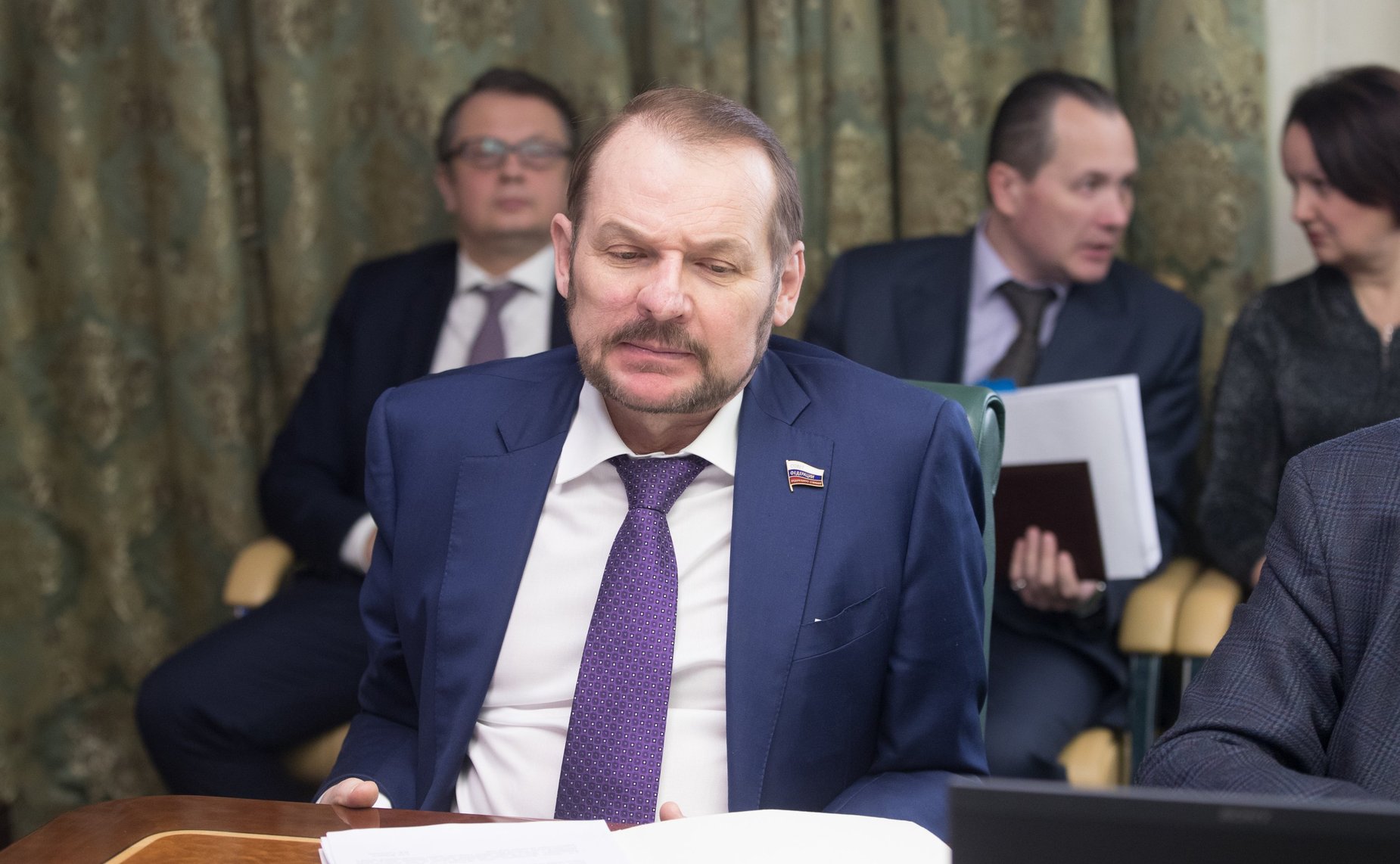 С. Белоусов