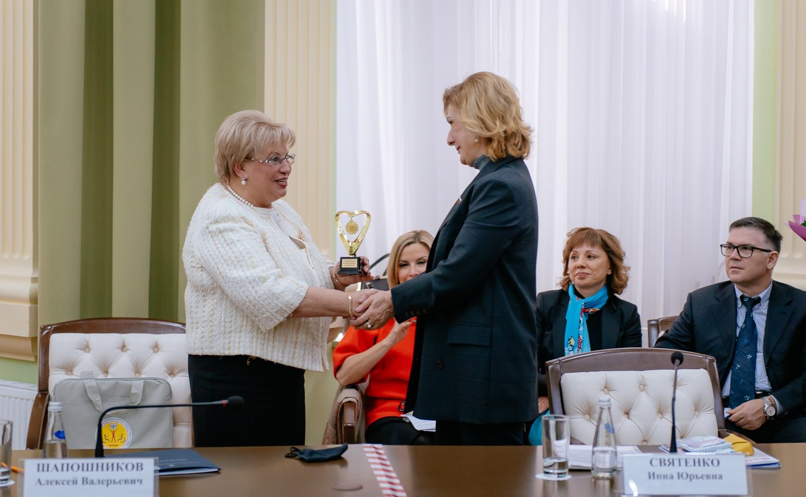 Инна Святенко приняла участие в работе «круглого стола» на тему «Женщины на руководящих позициях: достижение равного будущего в мире COVID-19»