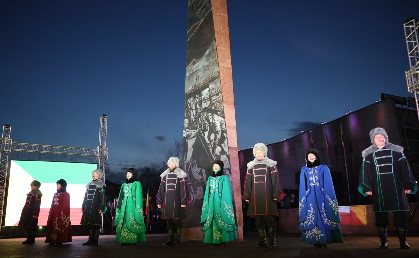 Баир Жамсуев и Сергей Михайлов приняли участие в торжественном открытии стелы «Чита – город трудовой доблести»