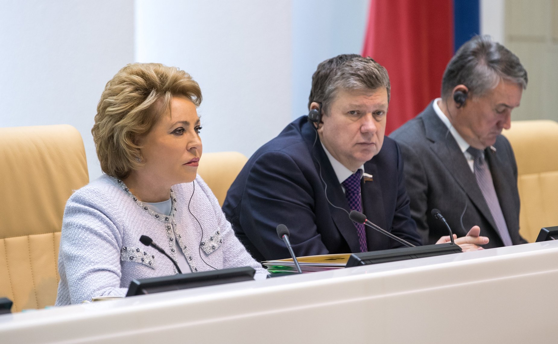 В. Матвиенко, Е. Бушмин и Ю. Воробьев