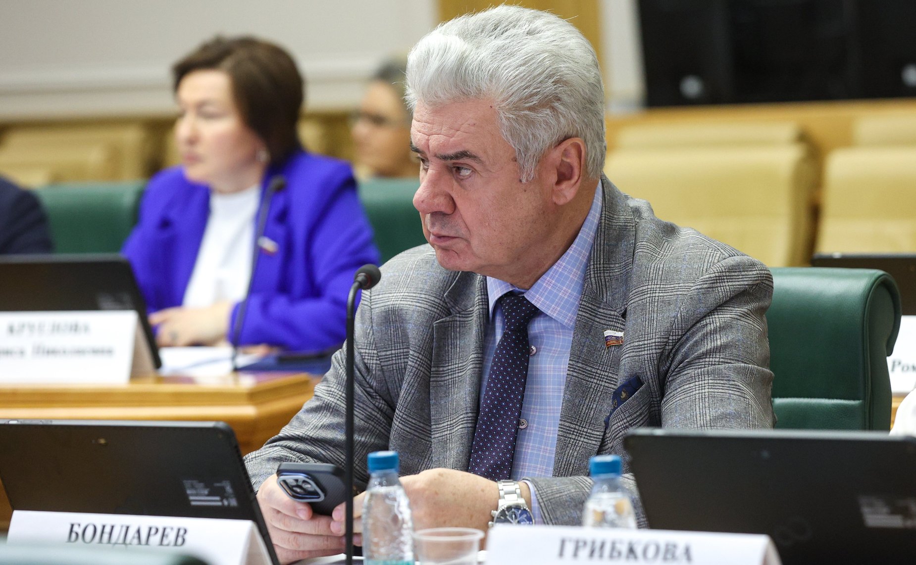 Виктор Бондарев