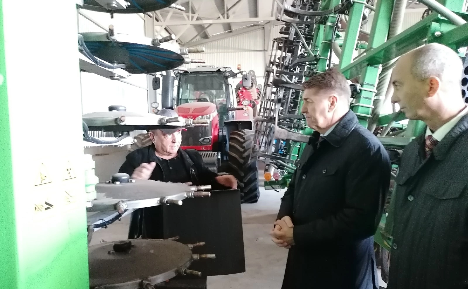 Андрей Шевченко в ходе рабочей поездки в регион посетил в Александровском районе крестьянско-фермерское хозяйство