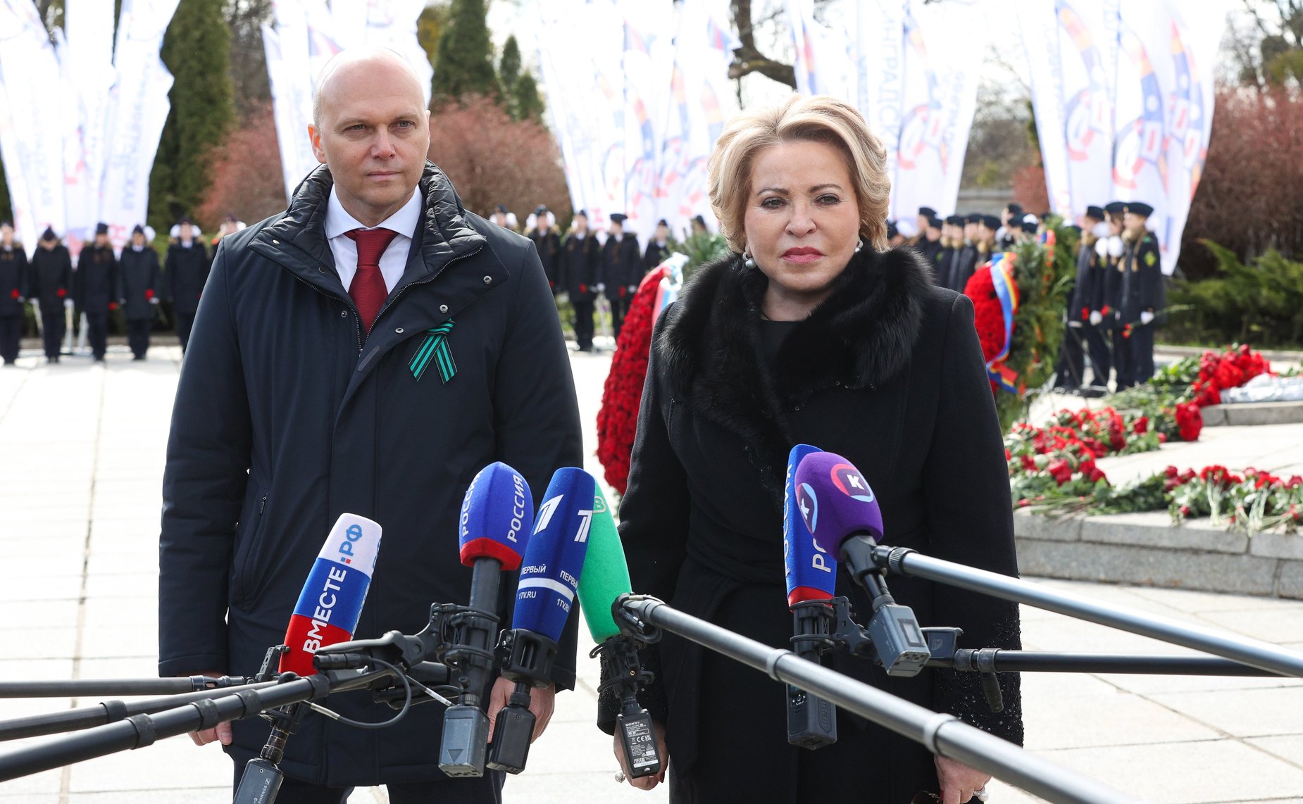 Пресс-подход Председателя Совета Федерации Валентины Матвиенко и губернатора Калининградской области Алексея Беспрозванных