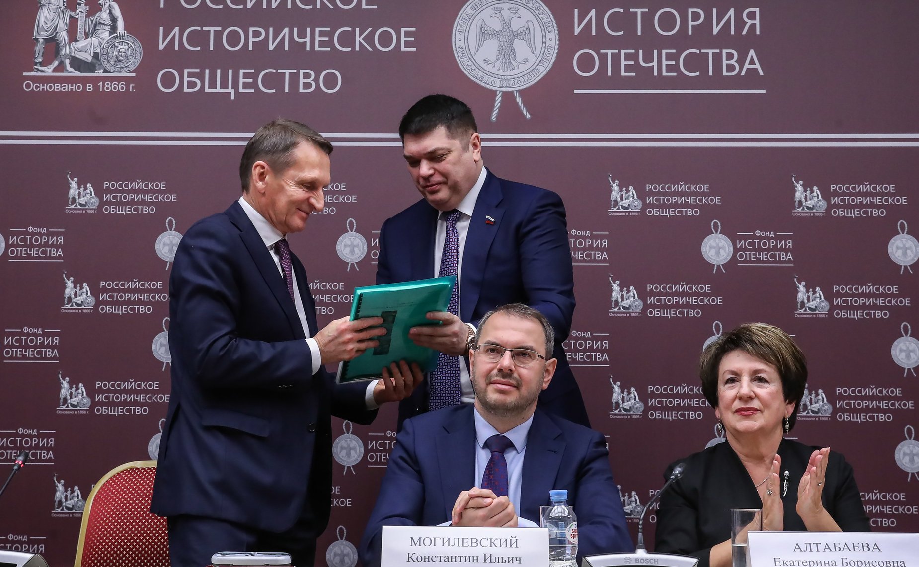 Дмитрий Василенко принял участие в прошедшем в Российском историческом обществе круглом столе и в открытии выставки, посвященных борьбе с нацистской пропагандой