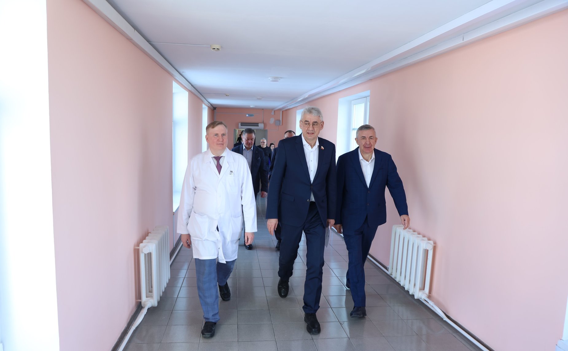Виктор Калашников посетил краевой клинический центр онкологии в Хабаровске