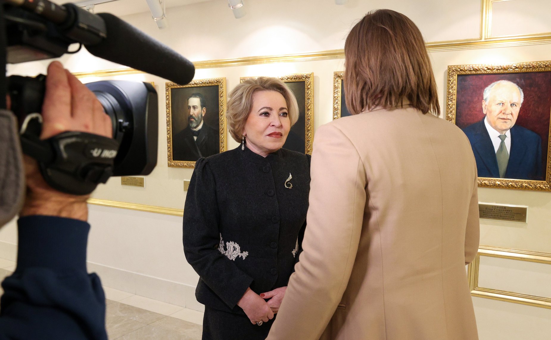 Пресс-подход Валентины Матвиенко