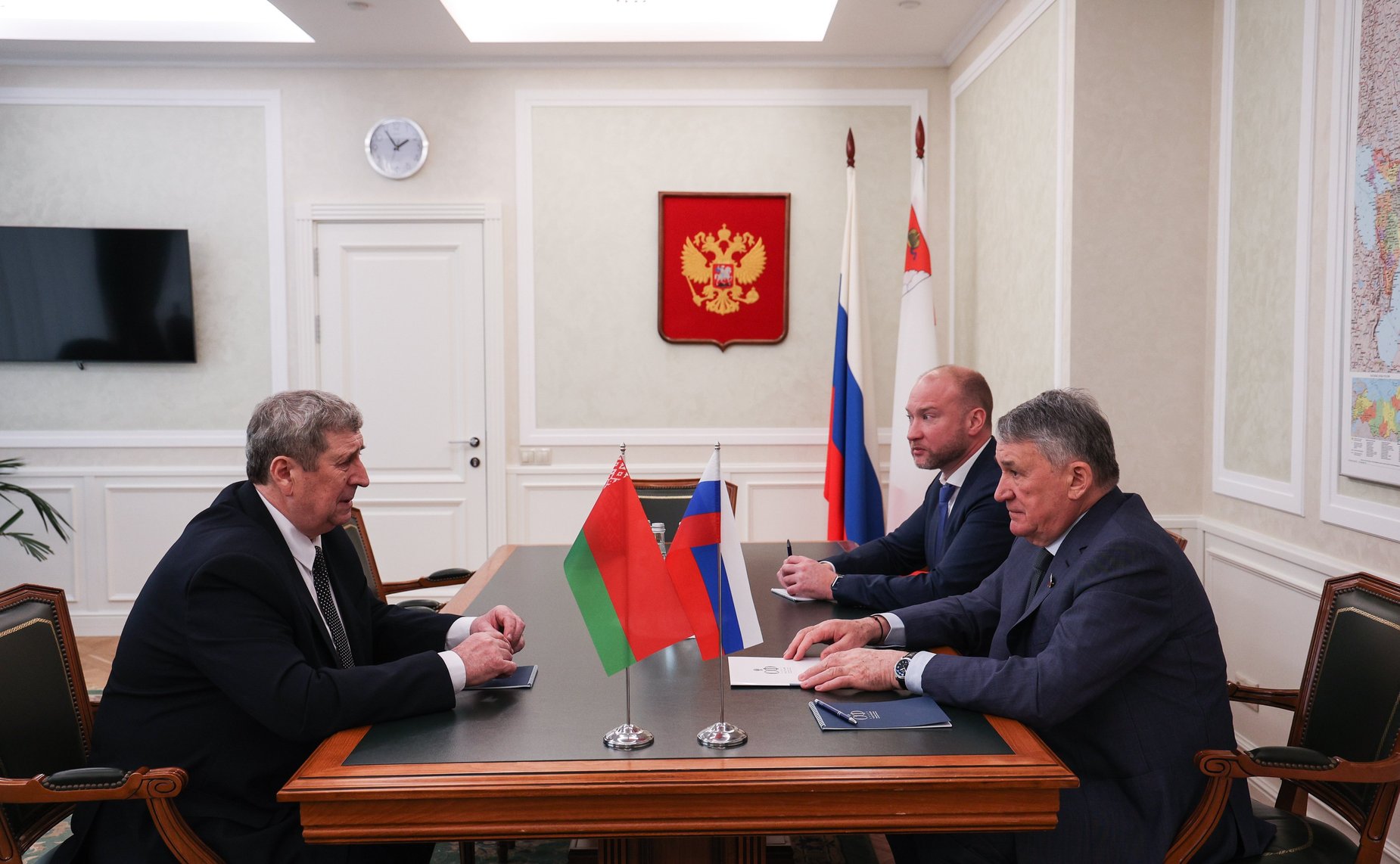 Встреча Юрия Воробьева с председателем Постоянной комиссии Совета Республики Национального собрания Республики Беларусь по региональной политике и местному самоуправлению, координатором группы международных наблюдателей от МПА СНГ