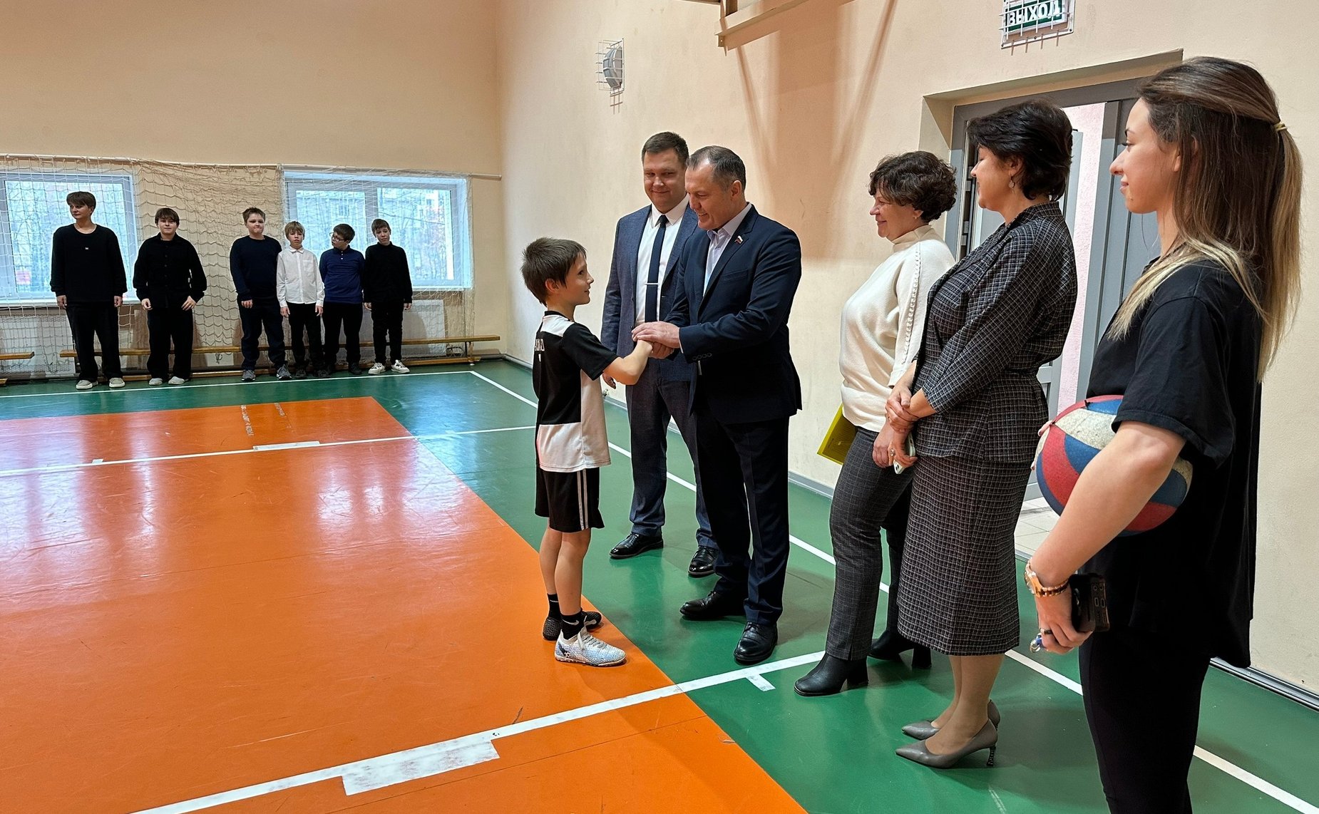 Игорь Мурог проверил оснащение медицинских пунктов в рязанских школах