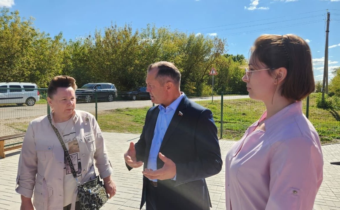 Игорь Мурог принял участие в торжественном открытии нового фельдшерско-акушерского пункта в селе Турово Ряжского округа