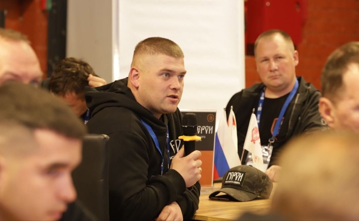 Евгений Богомазов встретился с участниками региональной программы «Герои Русского Севера» и выступил с лекцией на тему «Великая Победа, как объект фальсификации»