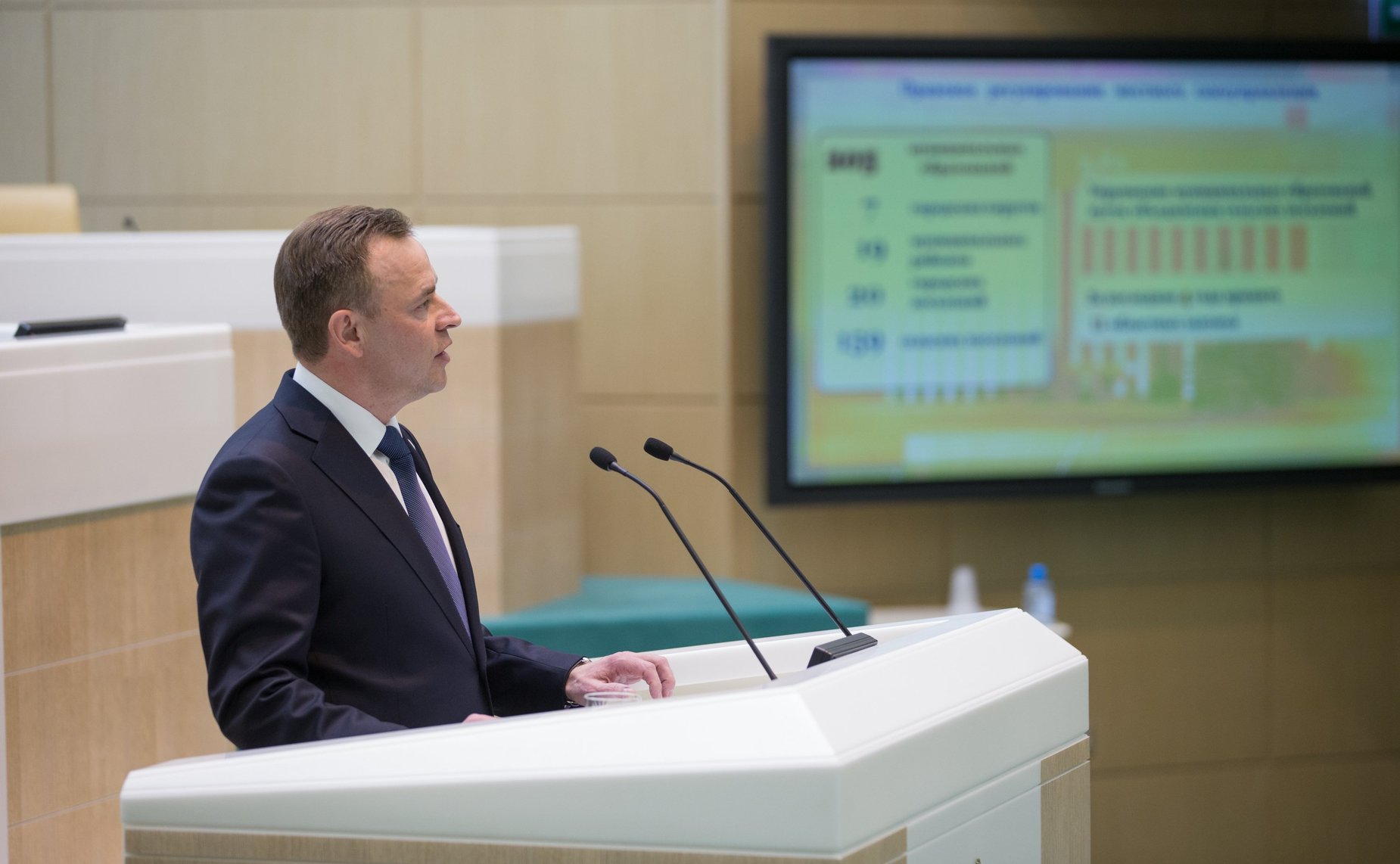 Глава заксобрания Архангельской области В. Новожилов