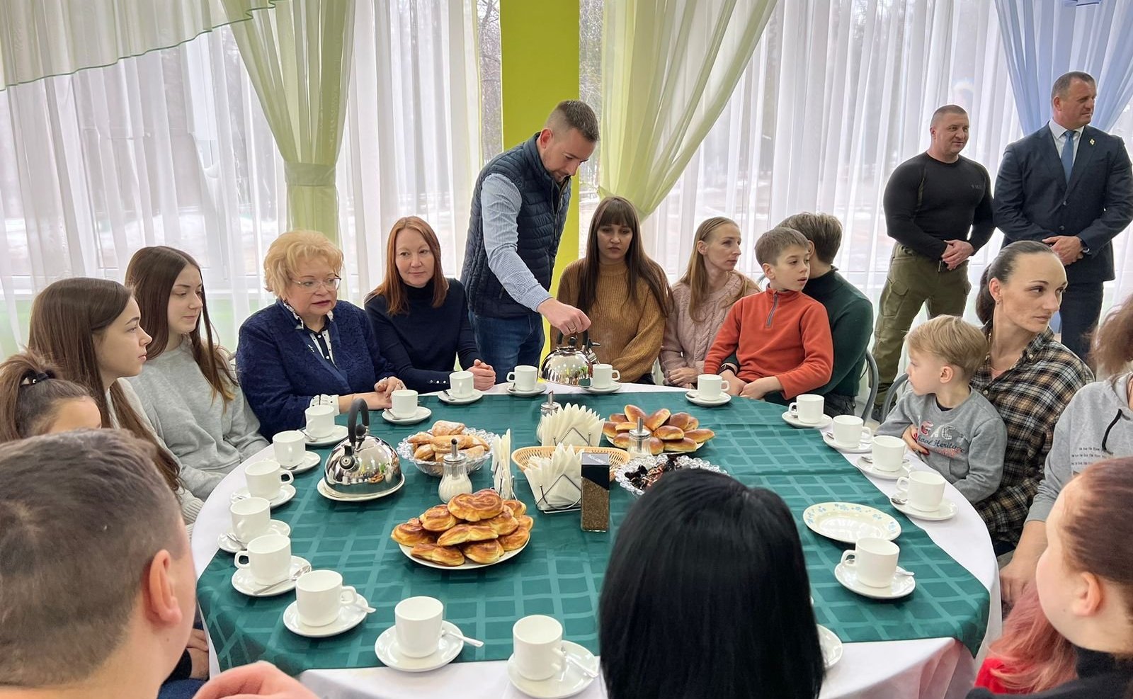 Оксана Хлякина посетила в Липецкой области пункт временного размещения жителей Донбасса и Украины