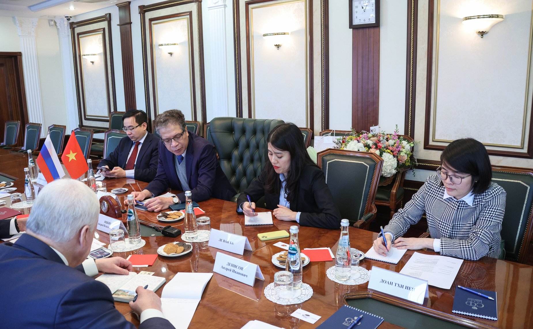 Встреча первого заместителя Председателя СФ Андрея Яцкина с Чрезвычайным и Полномочным Послом Социалистической Республики Вьетнам в Российской Федерации