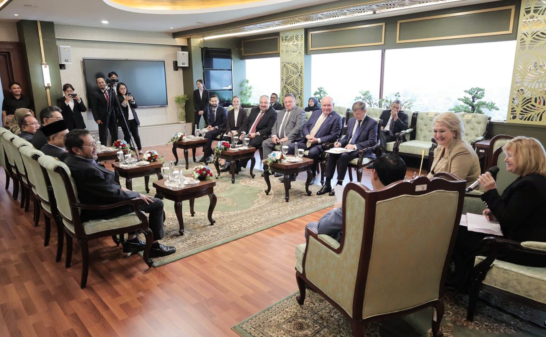 В рамках визита в Республику Индонезия делегация Совета Федерации провела ряд встреч