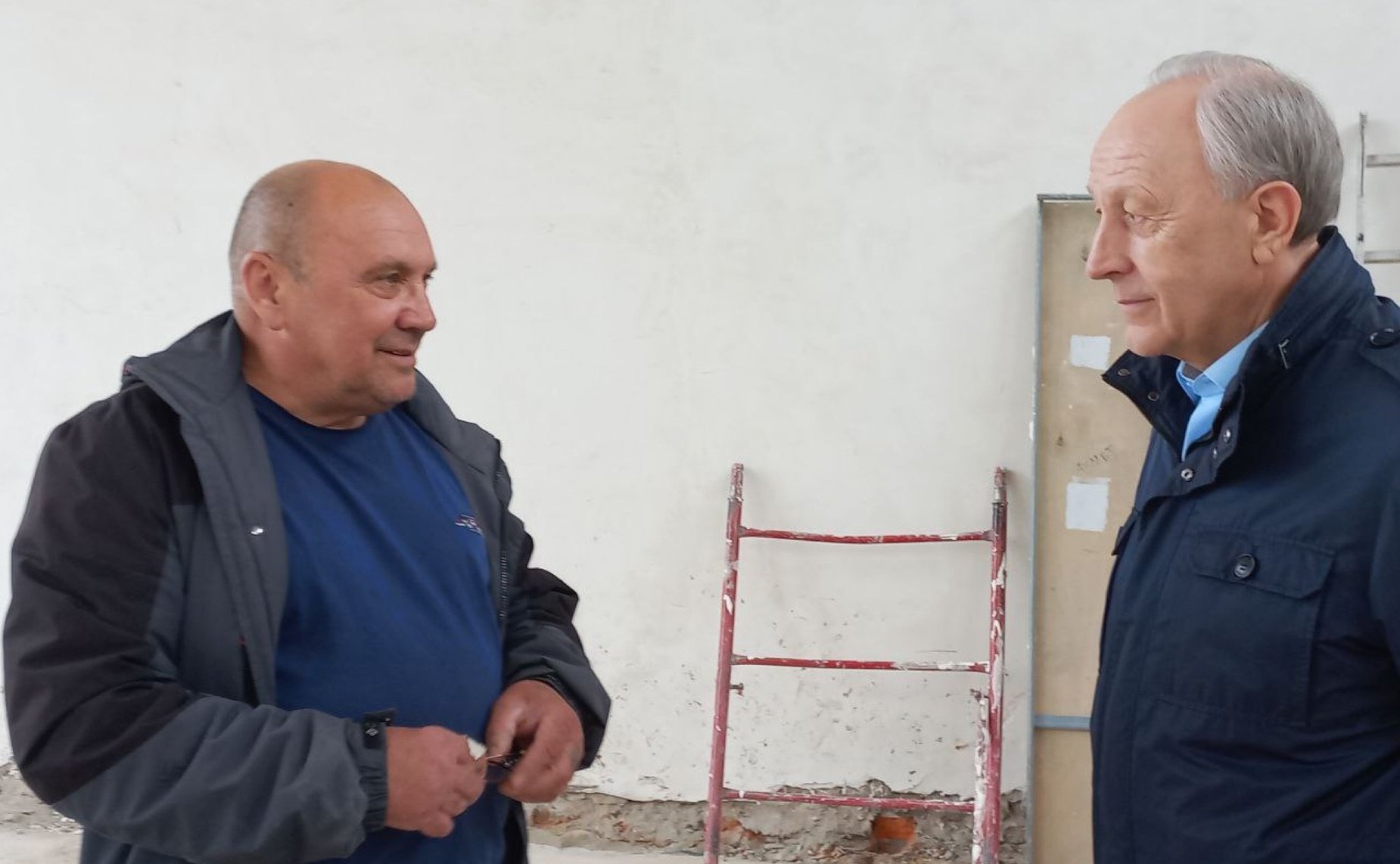 Валерий Радаев в рамках работы в регионе проконтролировал ход капитального ремонта образовательных учреждений