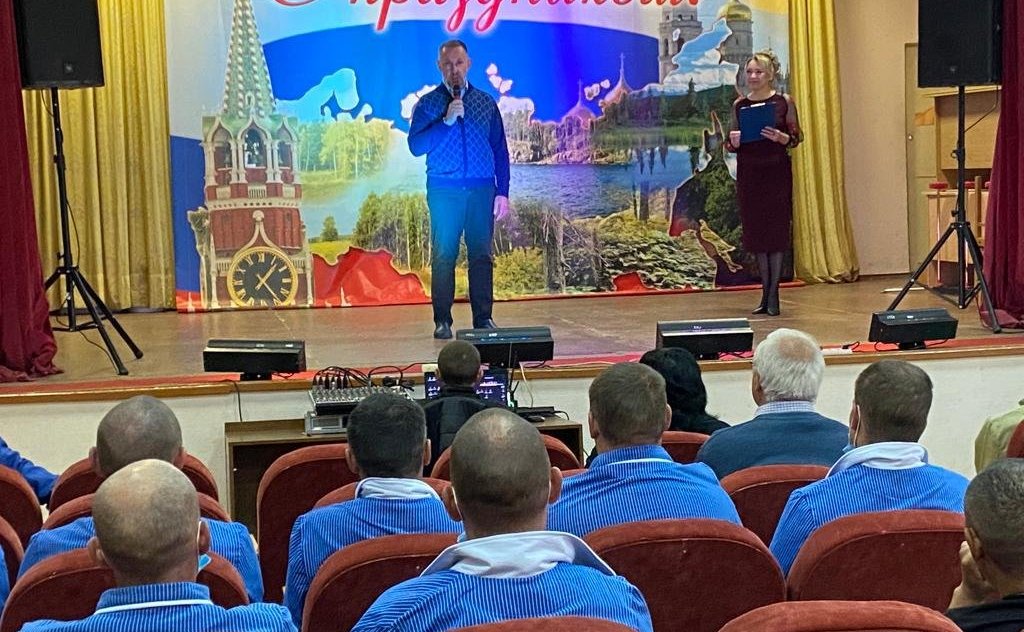 Олег Алексеев навестил в военном госпитале участников специальной военной операции