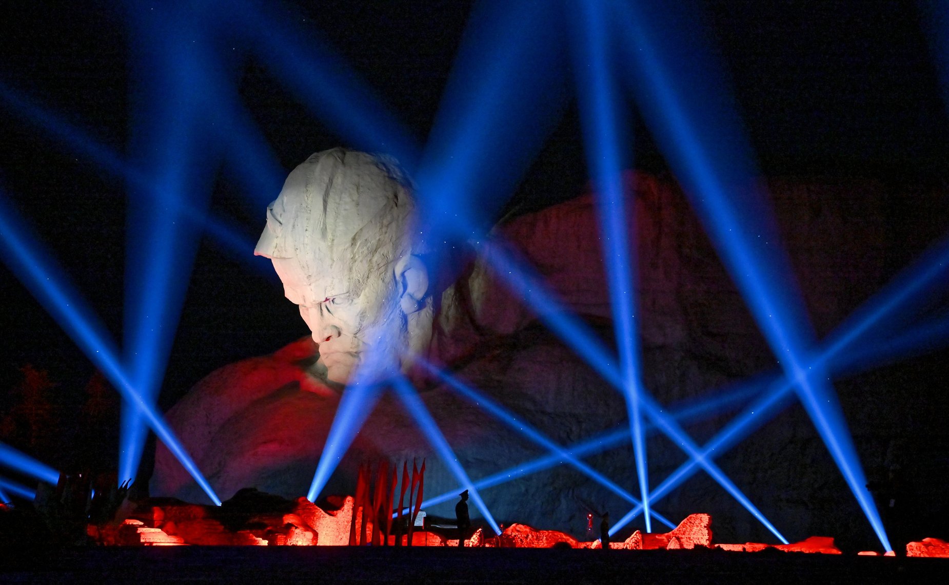 В память о событиях Великой Отечественной войны в ночь на 22 июня прошел митинг-реквием